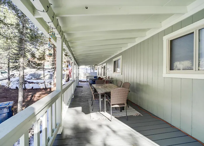 Deck & Fire Pit: Modern Retreat! * Munds Park